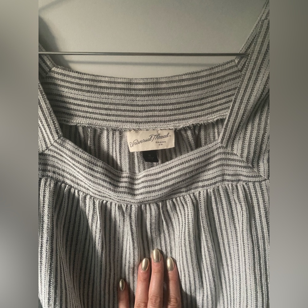Universal Thread square neck gray striped flowy half sleeve top size XL